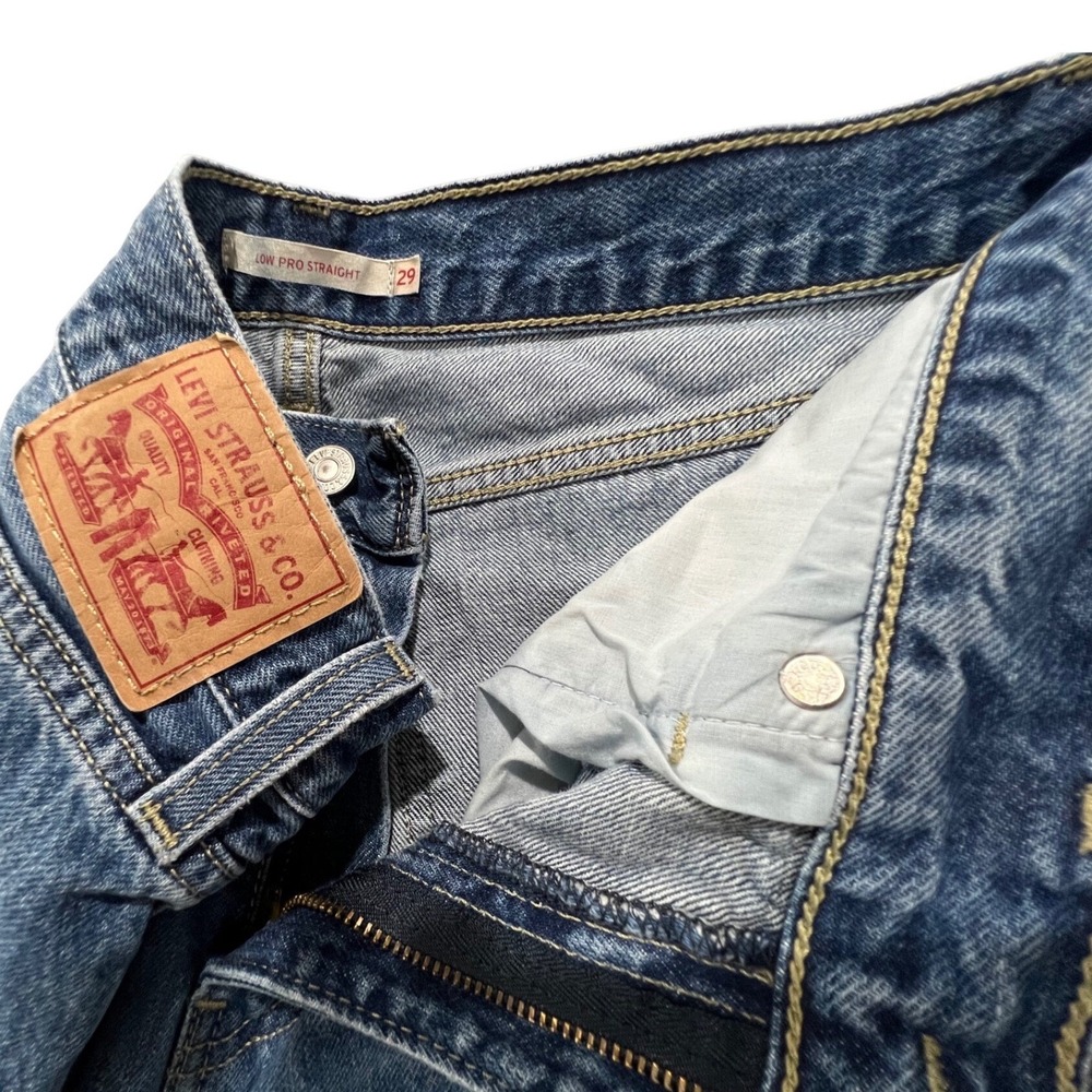 Levis Jeans Womens 29 Blue Medium Wash Distressed Blue Jeans - Low Pro Straight